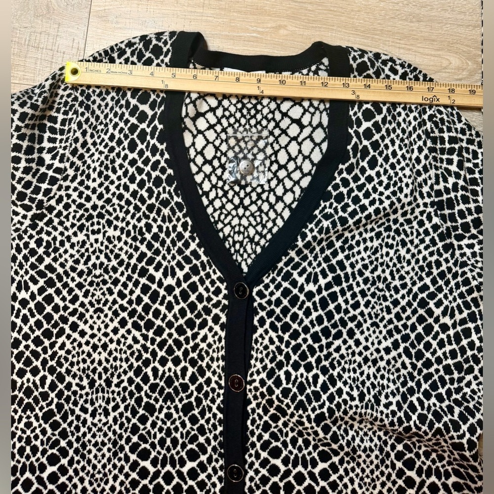 Isaac Mizrahi Live Cardigan Women’s 2X Black White Geometric Button Front - Picture 9 of 10